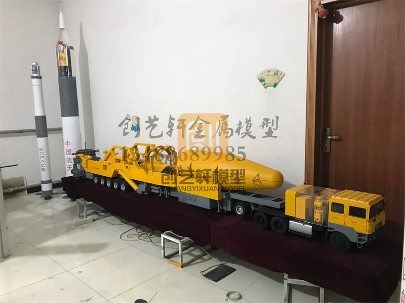 機(jī)械教學(xué)模型與實(shí)體汽車(chē)的外觀非常相似